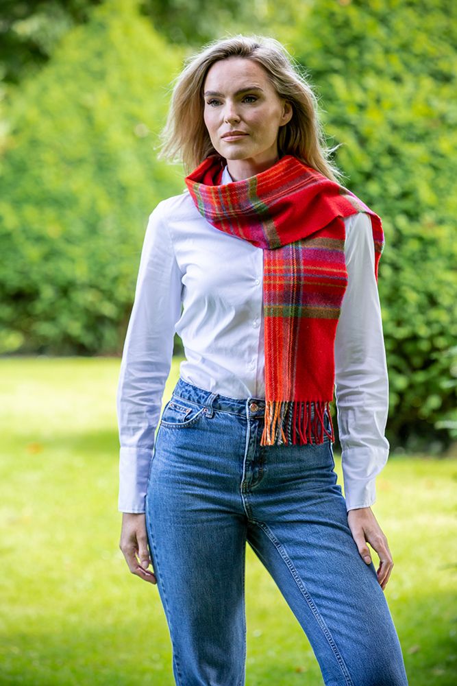 lambswool_scarf_red_blue_and_orange_7264e4f7-6ba8-4dd8-be80-26e562fcfd4d.jpg