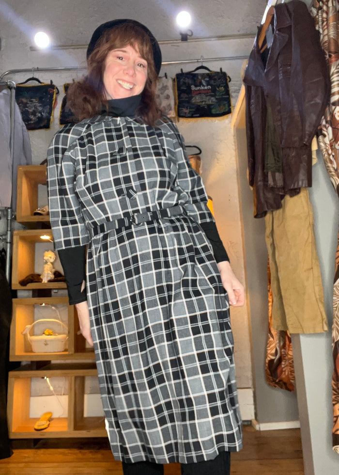 1950s Blk/Gry/Orange Plaid Pan Collar Dress      w36