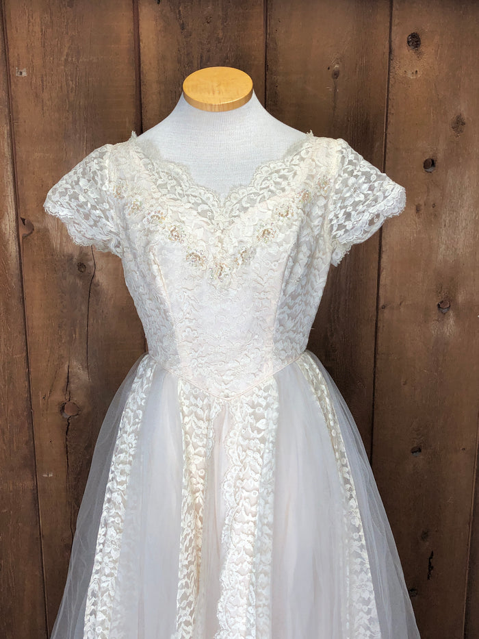50s Arden Blush Lace & Tulle Wedding Gown      w30
