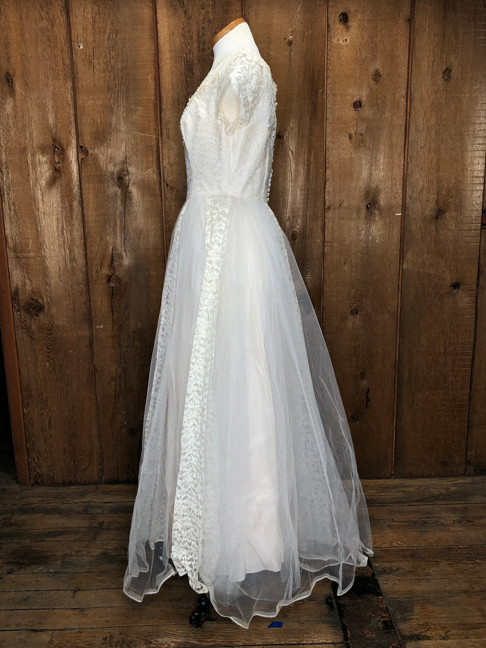 50s Arden Blush Lace & Tulle Wedding Gown      w30