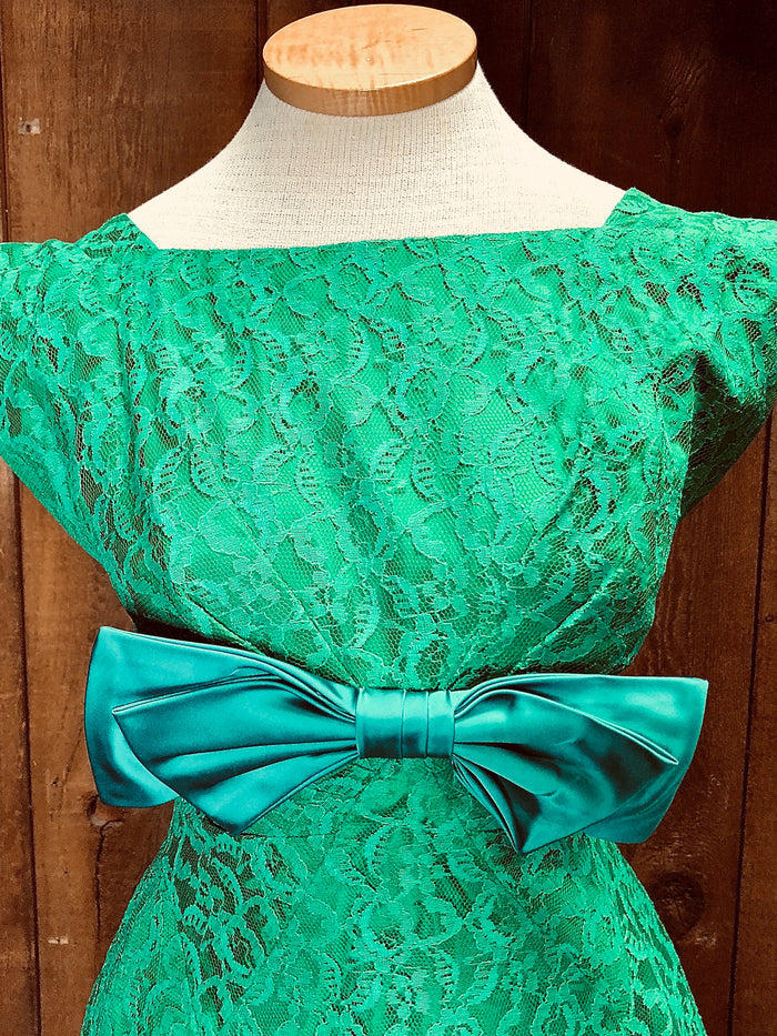 50s Emma Domb Green Lace Gown    W27”