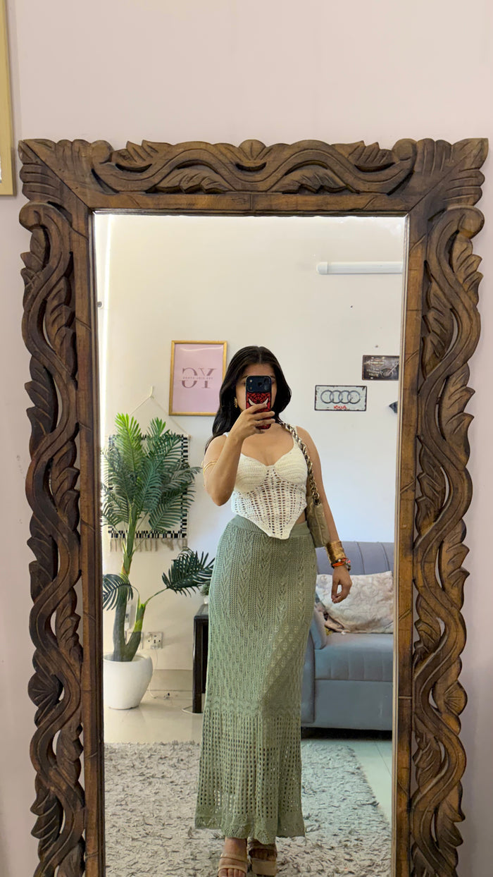 67 crochet skirt 26-28w/37L