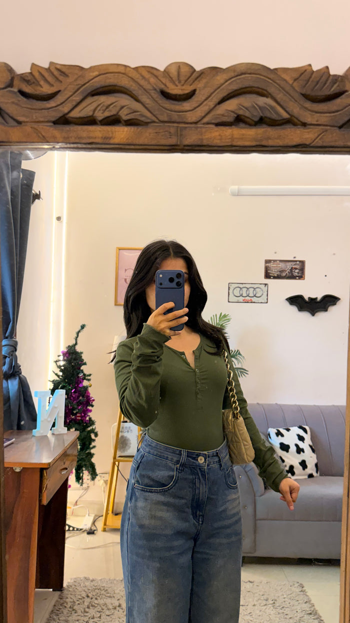67 cute Top  30-34 bust