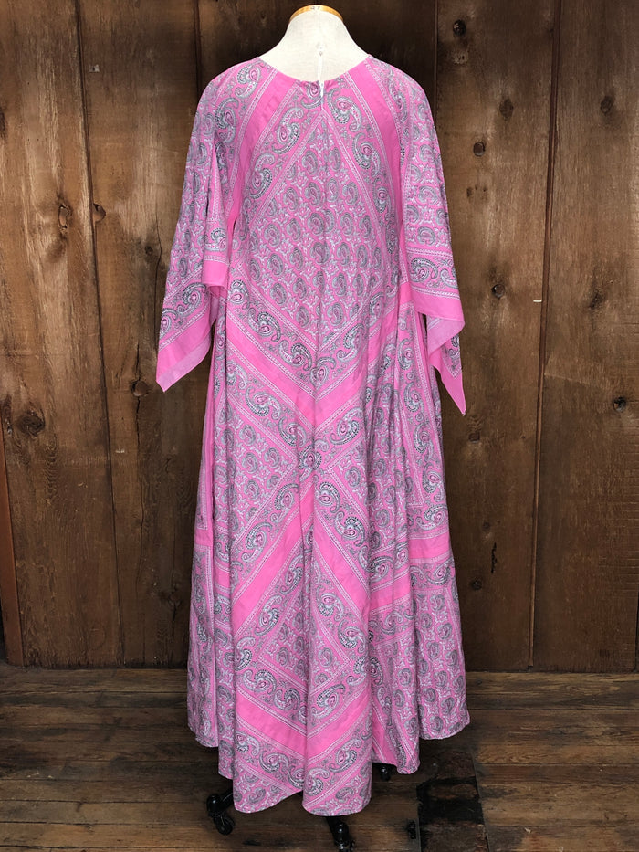 70s Pink Paisley Kaftan      L