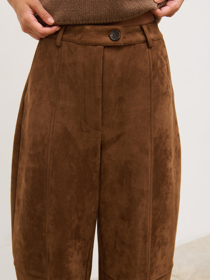 Anna is 5'6" & Wears Size UK 6|Ami Barrel Leg Suede Trousers - Tan Brown