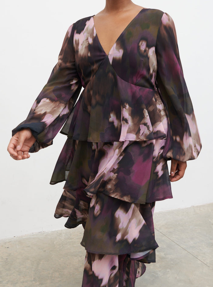 Steffy is 5'7" & Wears Size UK 18|Ashton Ruffle Midi Dress Curve - Purple and Khaki Ombre
