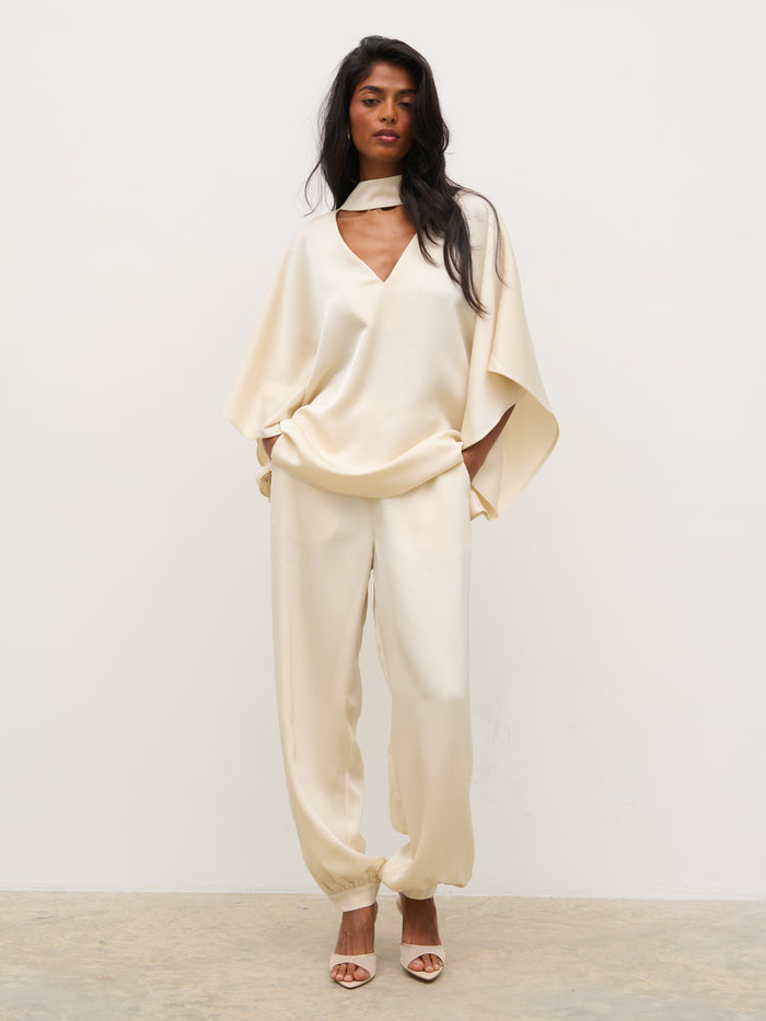 Kavita is 5'7" & Wears Size UK 6|Breya Balloon Trousers - Oyster