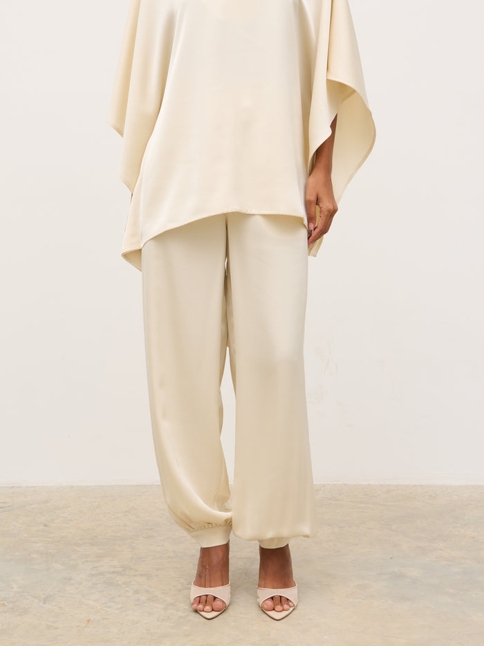 Kavita is 5'7" & Wears Size UK 6|Breya Balloon Trousers - Oyster