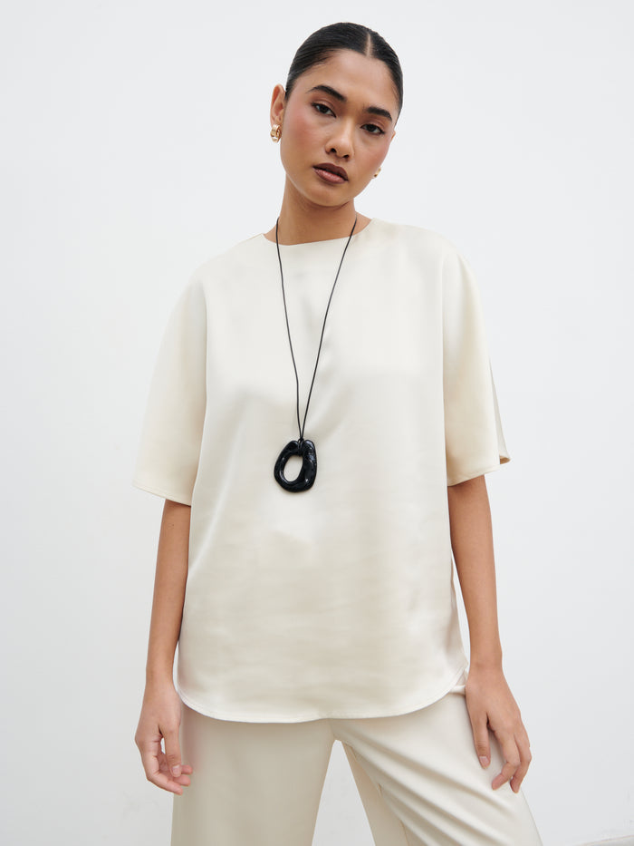 Candy Is 5'6" & Wears Size UK 8|Breya Boxy Satin T-shirt - Oyster