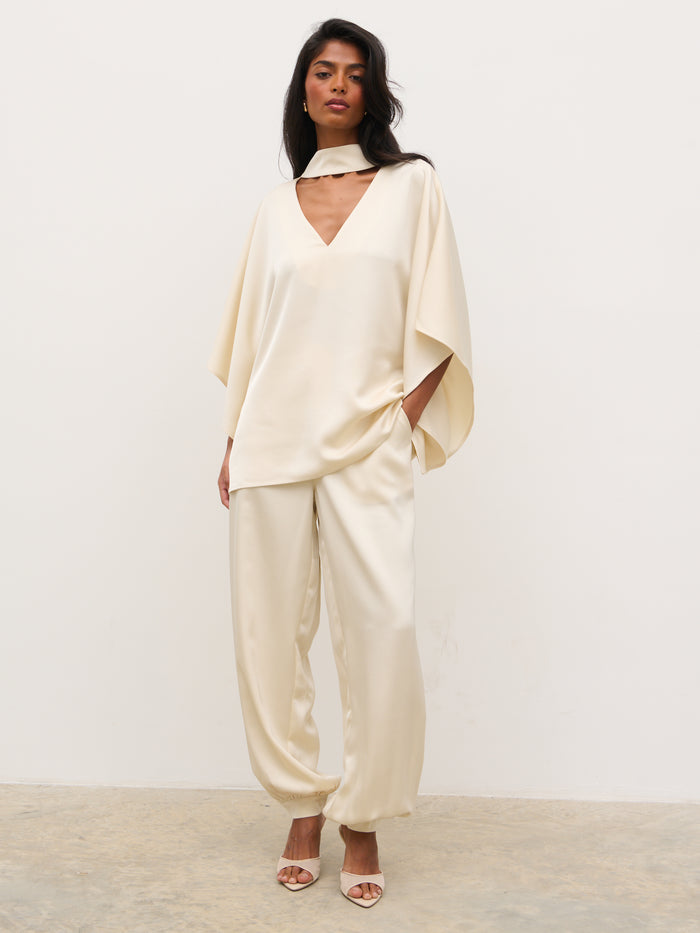 Kavita is 5'7" & Wears Size UK 6|Breya Balloon Trousers - Oyster