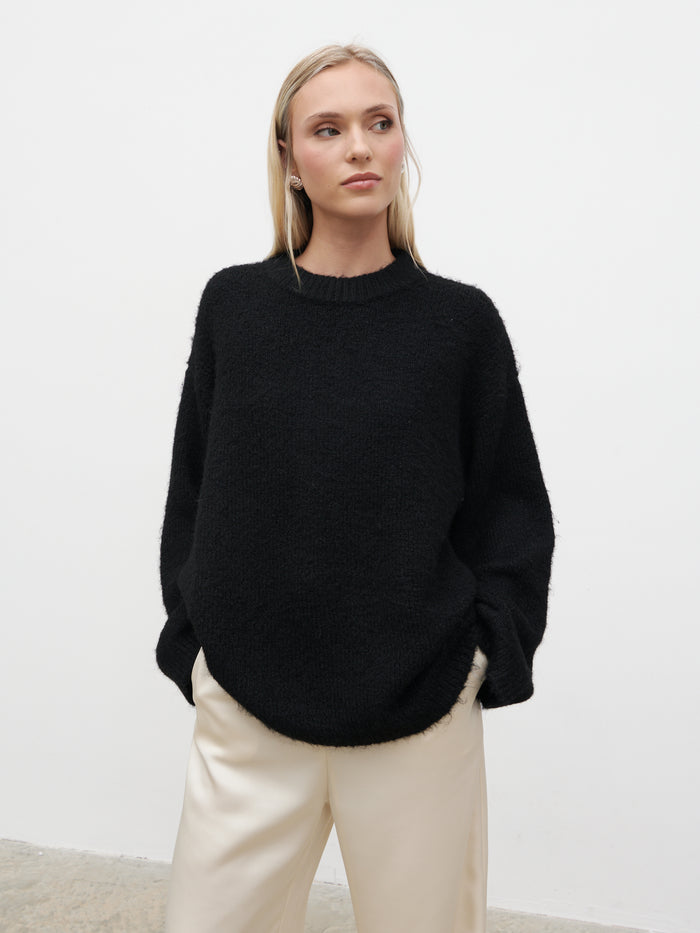 Honor is 5'4" & Wears Size UK S|Cece Fluffy Jumper - Black