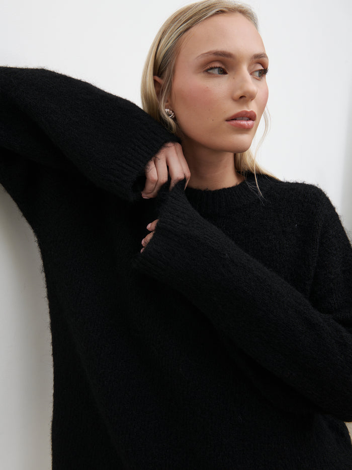 Honor is 5'4" & Wears Size UK S|Cece Fluffy Jumper - Black