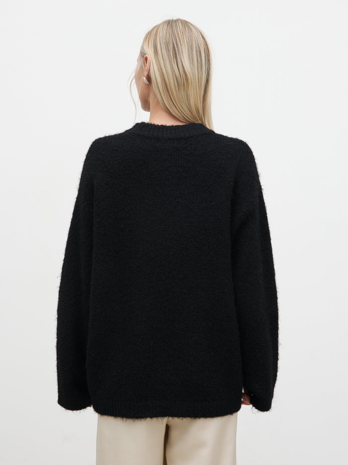 Honor is 5'4" & Wears Size UK S|Cece Fluffy Jumper - Black