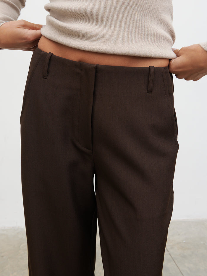 Lygia Is 5'9" & Wears Size UK 8|Colson Tailored Wide Leg Trousers - Chocolate