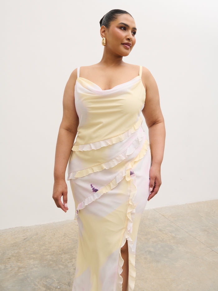 Souki Is 5'8" & Wears Size UK 18|Constance Ruffle Maxi Dress Curve - Watercolour Poppy
