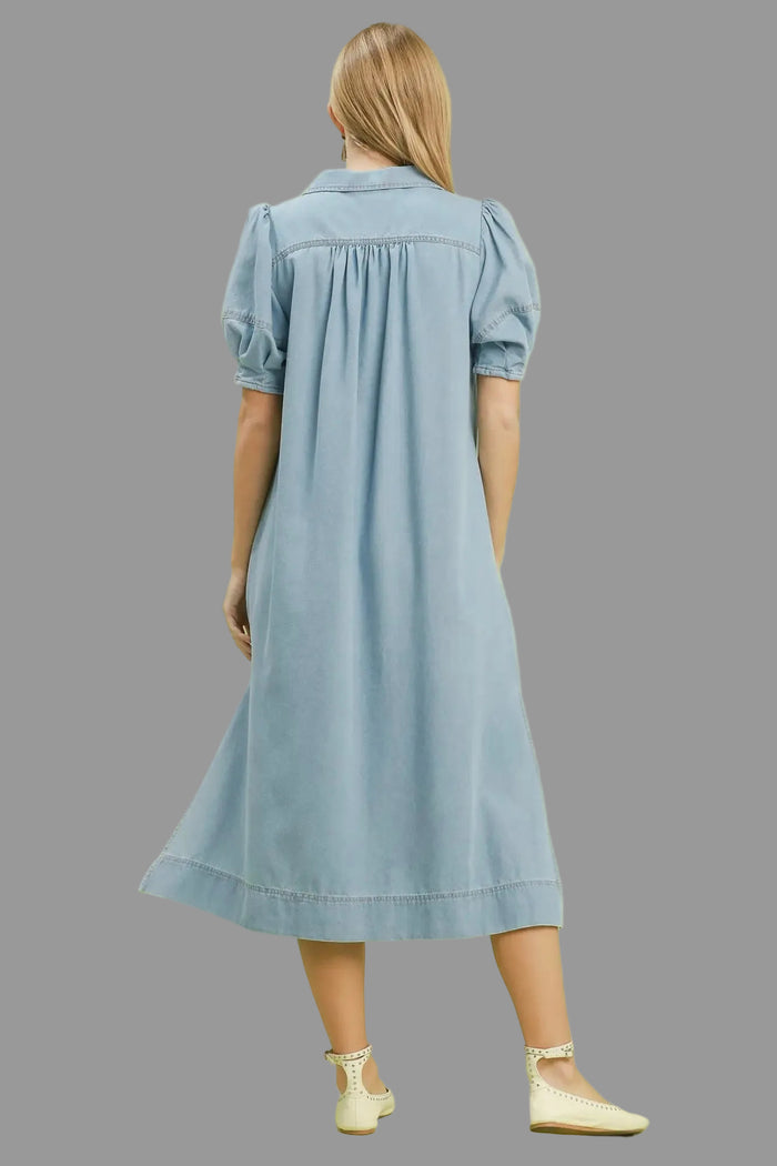 Women's denim maxi dress in light blue with a flattering silhouette by Umgee