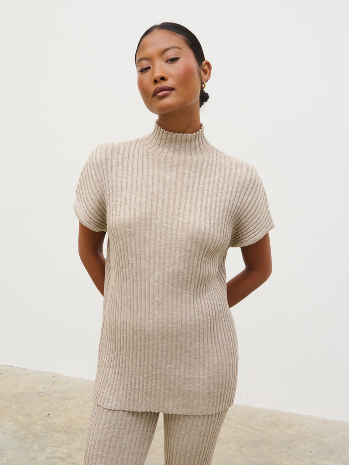 Elle Is 5'3" & Wears Size UK XS|Dionne Short Sleeve Knit Top - Taupe Marl