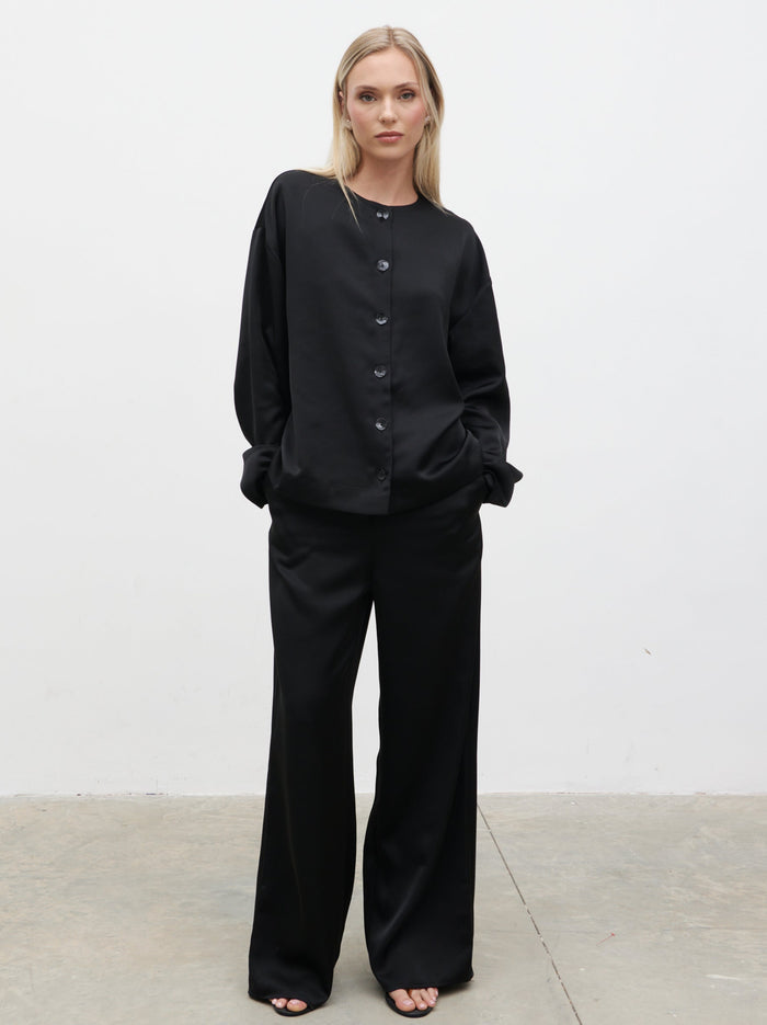 Honor is 5'4" & Wears Size UK 8|Dua Satin Button Blouse - Black