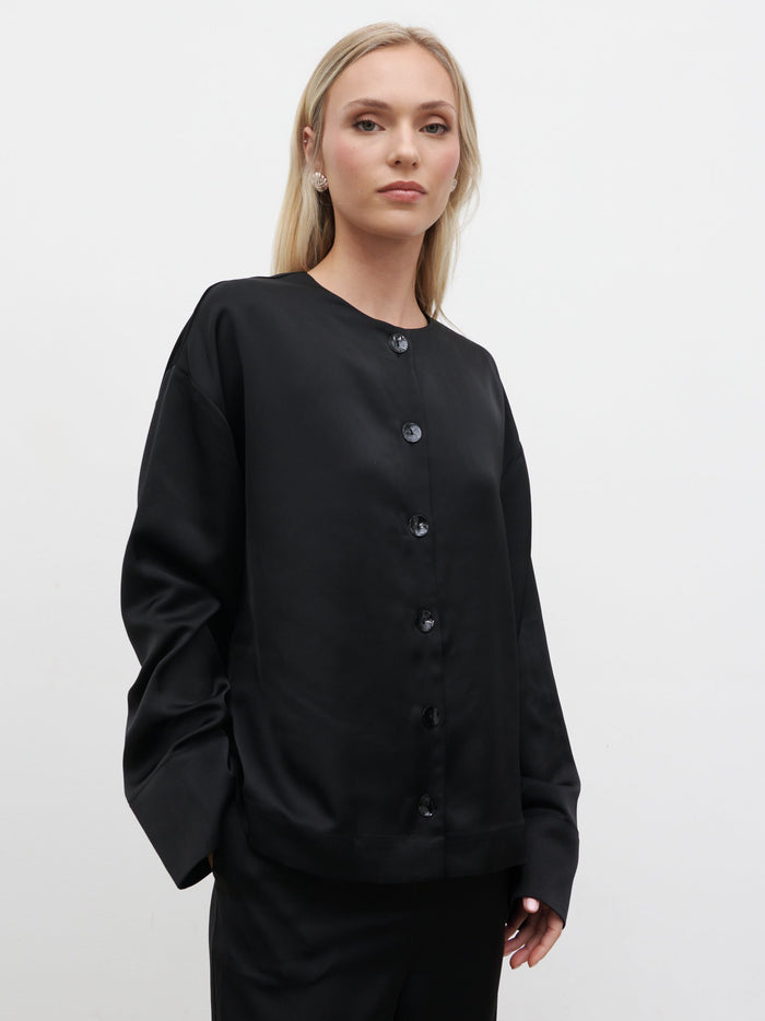Honor is 5'4" & Wears Size UK 8|Dua Satin Button Blouse - Black