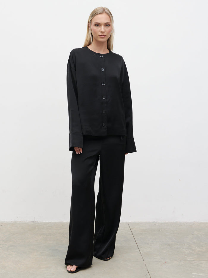 Honor is 5'4" & Wears Size UK 8|Dua Satin Button Blouse - Black