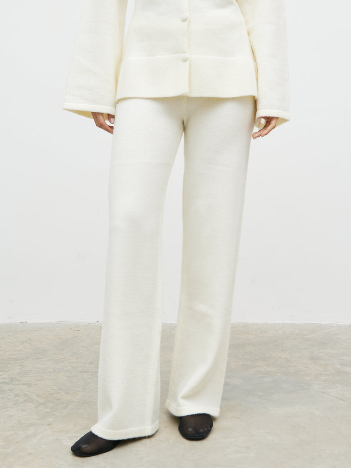 Veronica is 5'8" & Wears Size UK XS|Ellice Knit Trousers - Cream