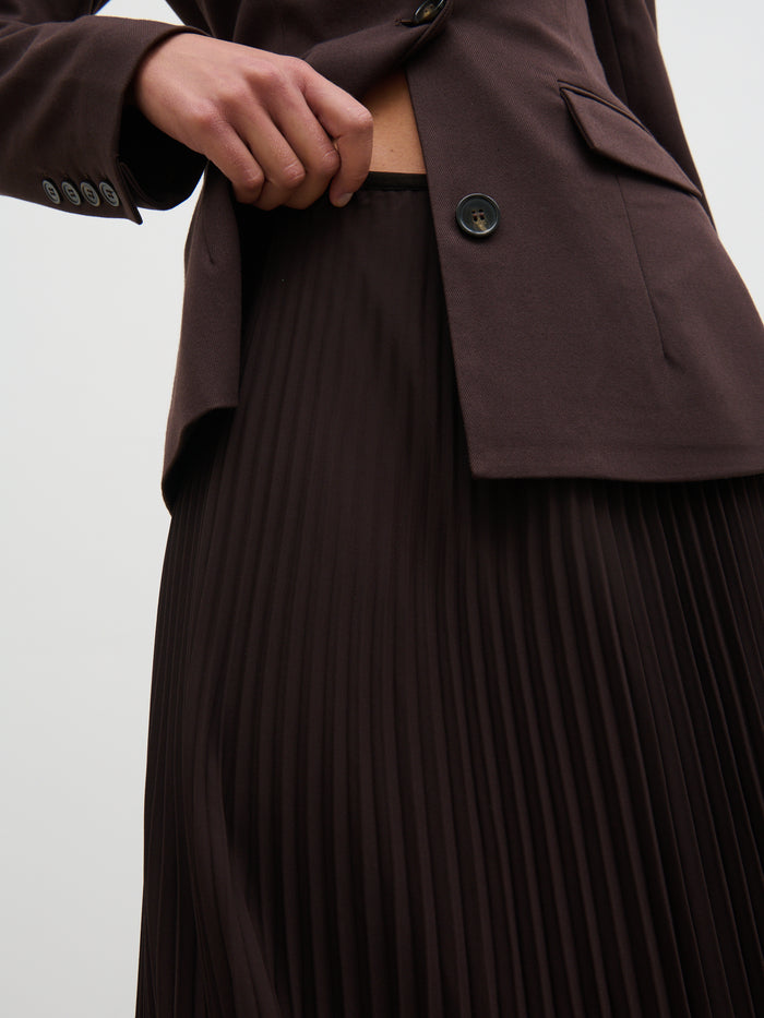 Soni Is 5'9" & Wears Size UK 6|Elsa Pleated Midaxi Skirt - Brown