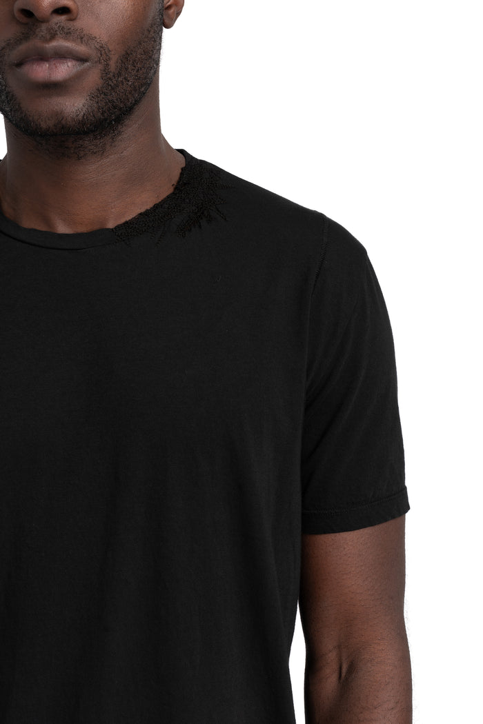 MD75 | SS26 - Embroidered neck t-shirt, Black MD13254