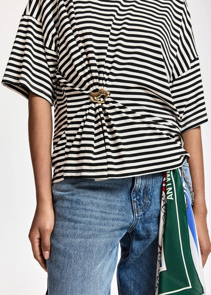 Essentiel Kriss Striped T-Shirt W/Brooch Black