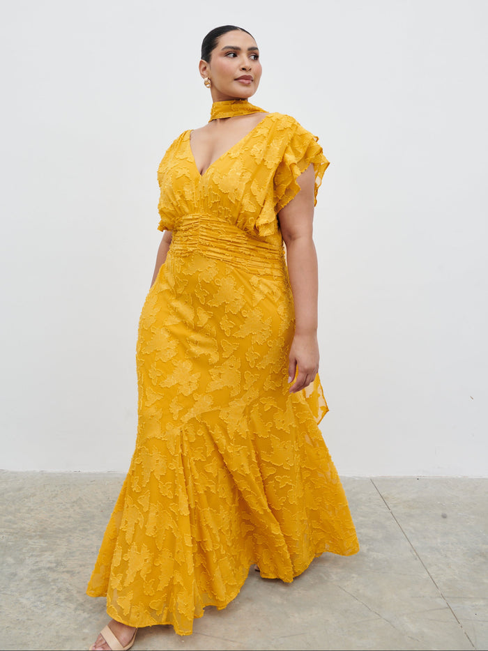 Souki Is 5'8" & Wears Size UK 18|Katelynn Frill Jacquard Maxi Dress Curve - Yellow Ochre