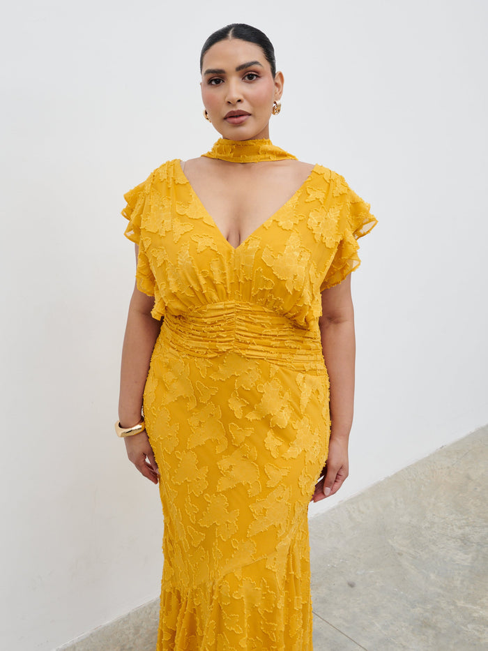 Souki Is 5'8" & Wears Size UK 18|Katelynn Frill Jacquard Maxi Dress Curve - Yellow Ochre