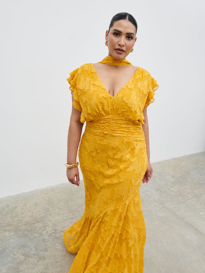 Souki Is 5'8" & Wears Size UK 18|Katelynn Frill Jacquard Maxi Dress Curve - Yellow Ochre