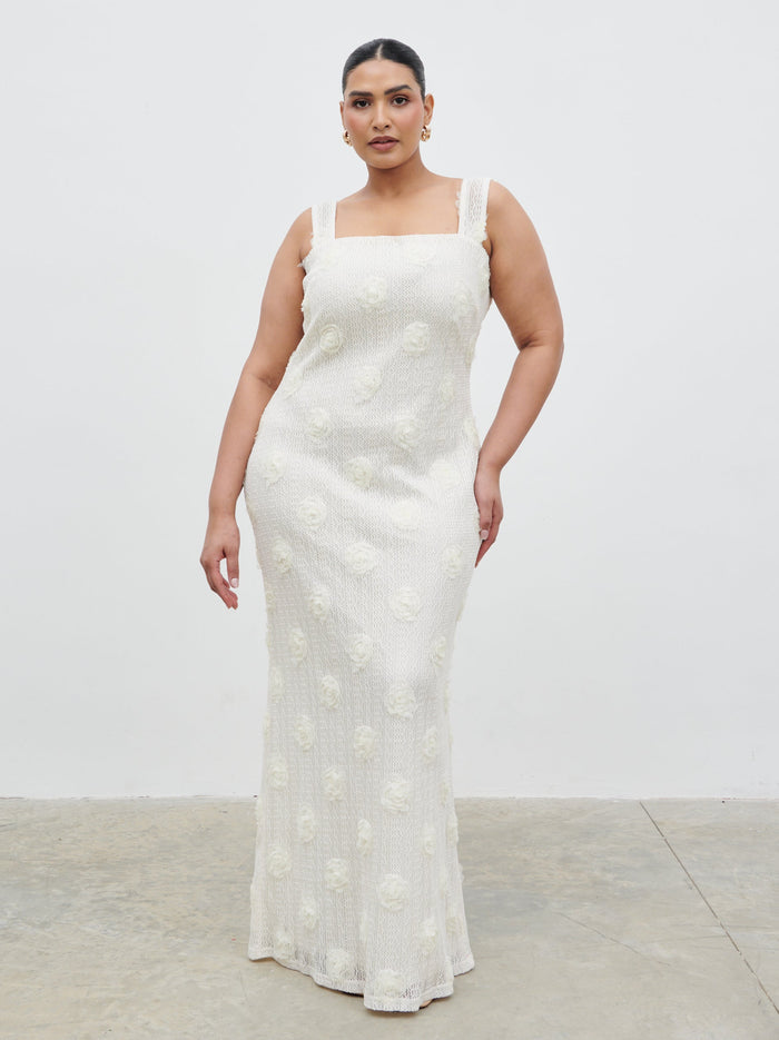 Souki Is 5'8" & Wears Size UK 18|Nancie Floral Maxi Dress Curve - Cream