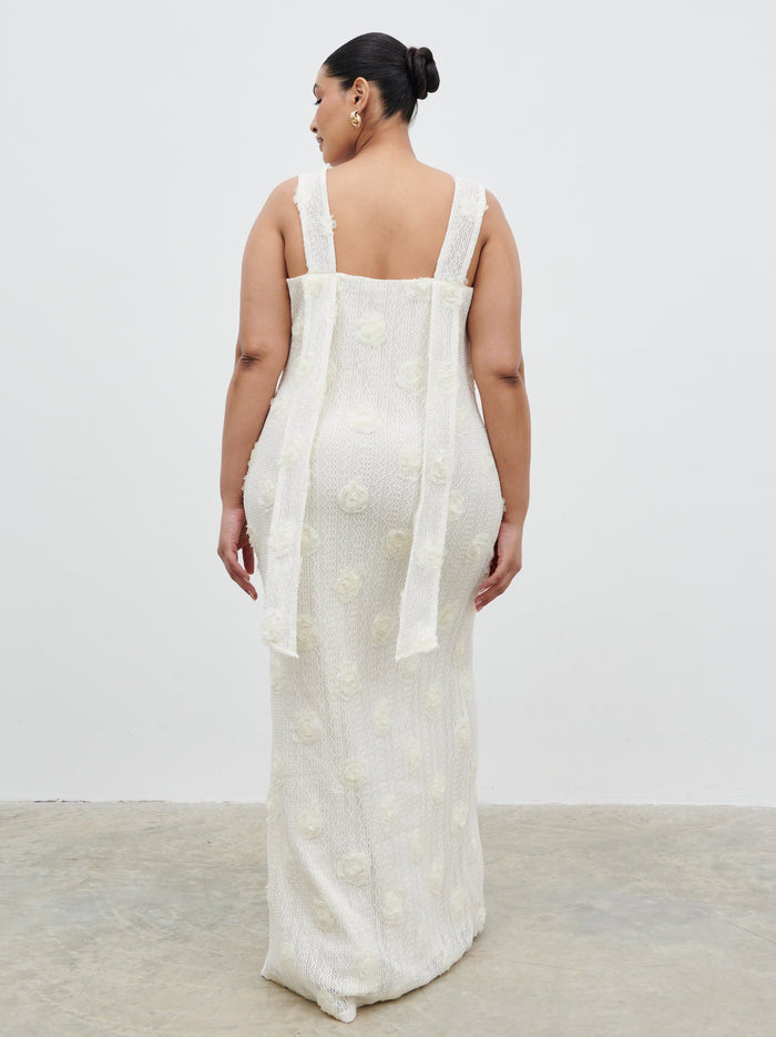 Souki Is 5'8" & Wears Size UK 18|Nancie Floral Maxi Dress Curve - Cream