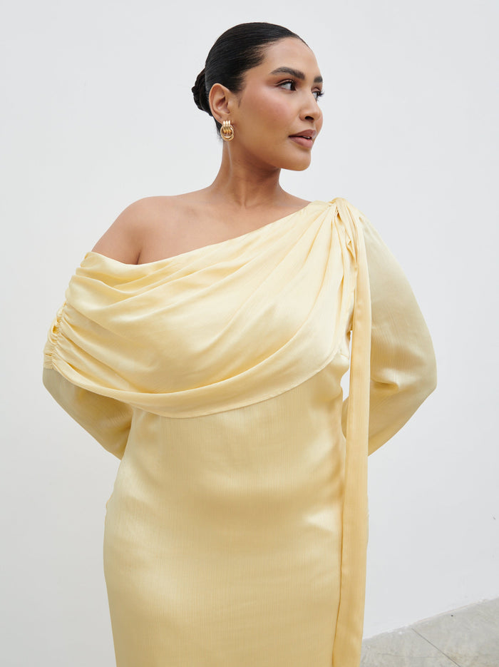 Souki Is 5'8" & Wears Size UK 18|Neomie One Shoulder Tie Chiffon Maxi Dress Curve - Lemon