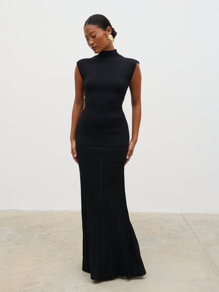 Elle Is 5'3" & Wears Size UK XS|Reagan Pleated Knit Maxi Skirt - Black
