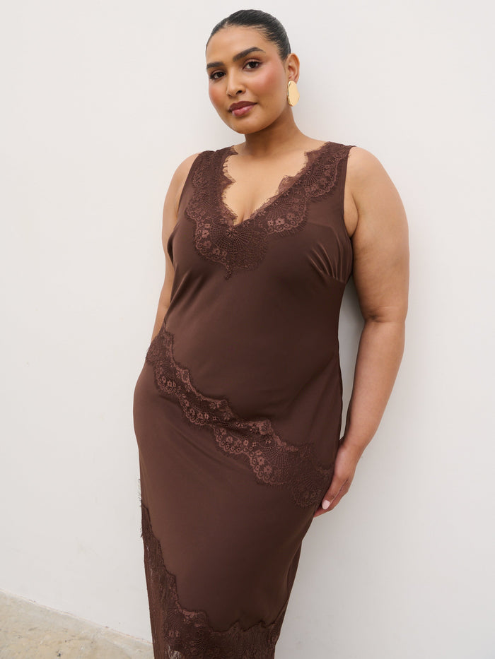 Souki Is 5'8" & Wears Size UK 18|Robin Slip Lace Maxi Dress Curve - Chocolate Brown
