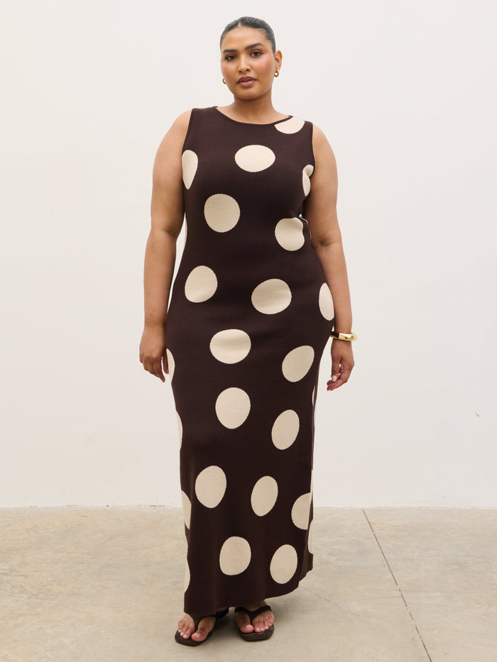 Souki Is 5'8" & Wears Size UK XL|Sarover Polka Dot Maxi Knit Dress Curve - Chocolate and Cream