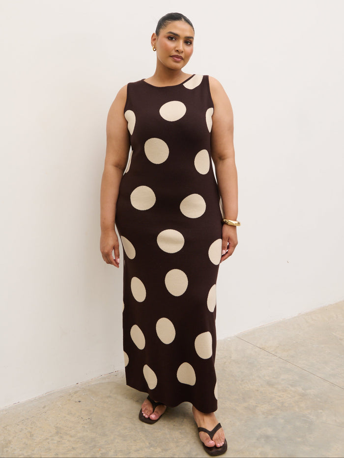 Souki Is 5'8" & Wears Size UK XL|Sarover Polka Dot Maxi Knit Dress Curve - Chocolate and Cream