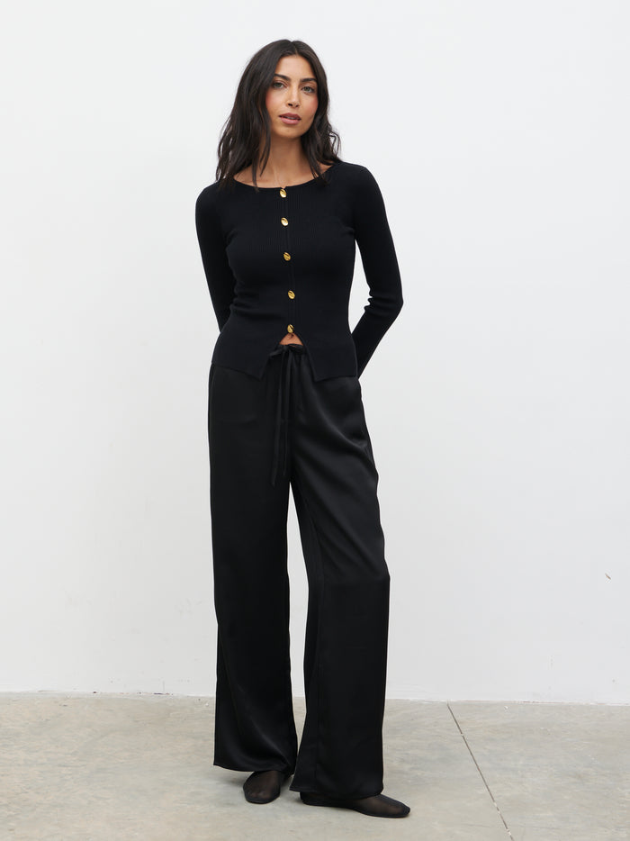 Lygia Is 5'9" & Wears Size UK S|Sissi Fine Knit Button Detail Top - Black
