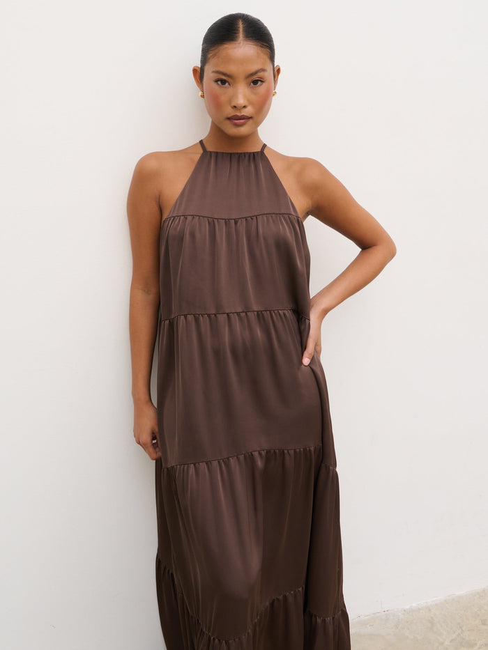 Elle Is 5'3" & Wears Size UK 6|Story Contrast Maxi Day Dress - Brown