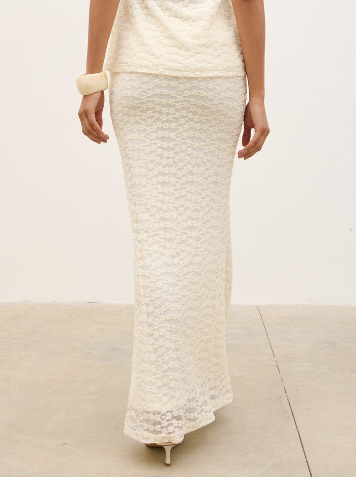 Lana is 5'9.5" & Wears Size UK 8|Talia Floral Maxi Skirt - Cream