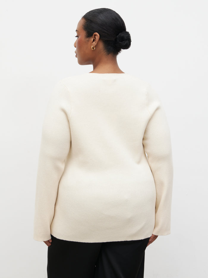 Steffy is 5'7" & Wears Size UK XL|Tia Knit Top Curve - Cream
