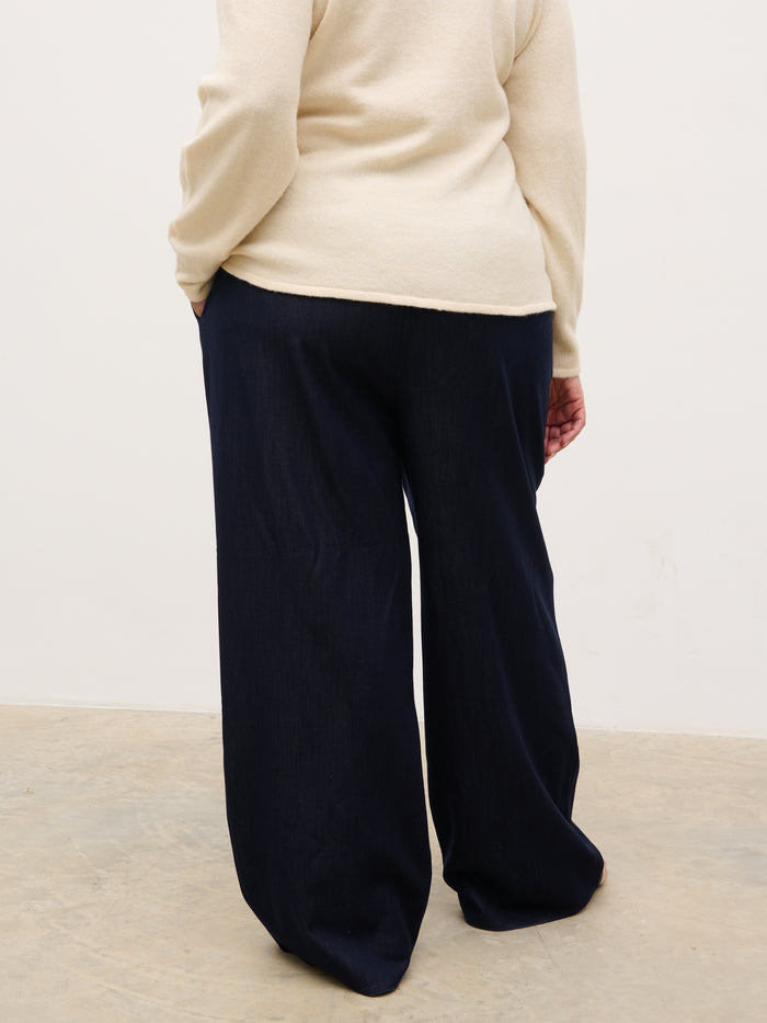 Souki Is 5'8" & Wears Size UK 18|Tiff Drawstring Trousers Curve - Indigo