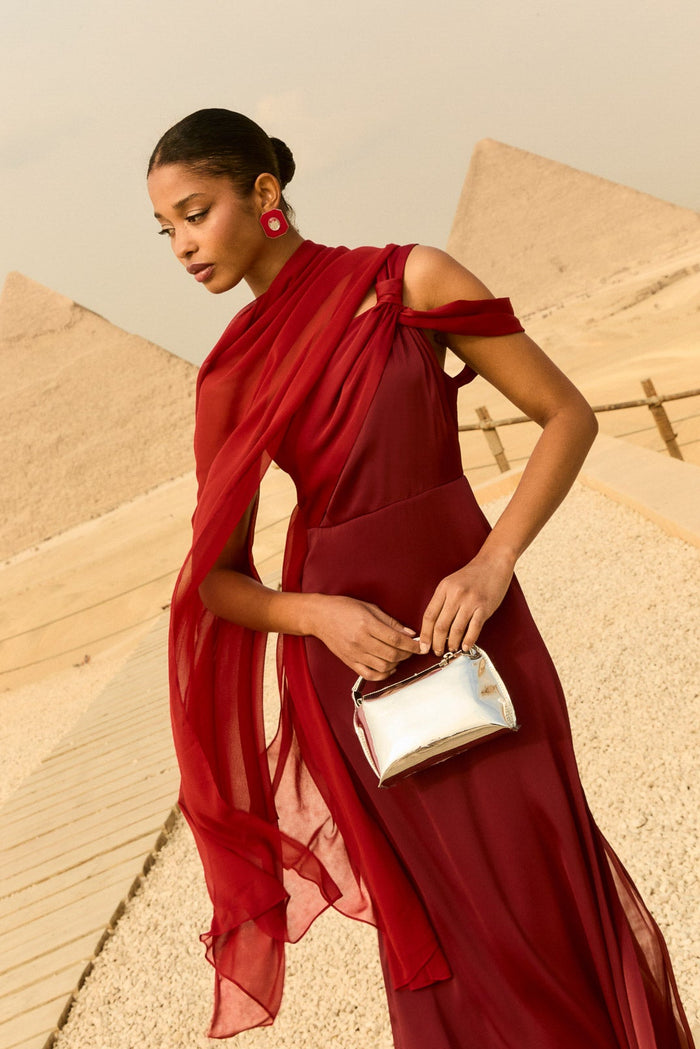 Vestido Vittoria Rojo maxi asimétrico ceñido de Lady Pipa para invitada de boda.